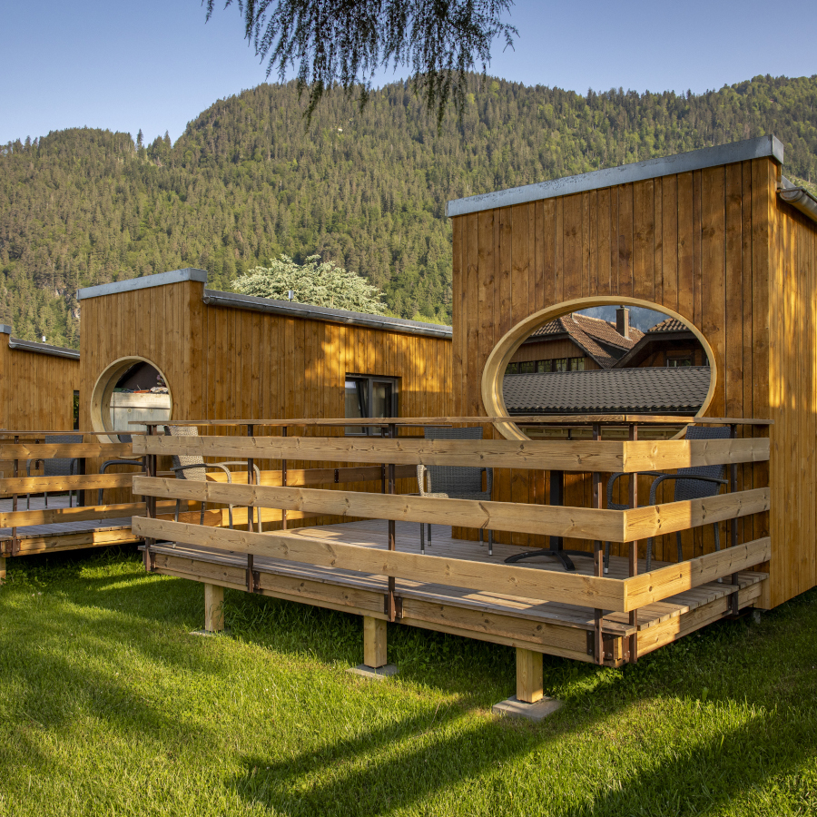 Tiny Lodges mit schöner Terrasse und Aussicht